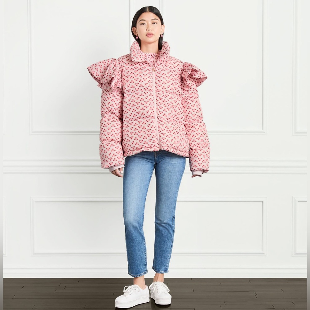 Hill House Home Violet Ruffle Puffer — Rosy Pink